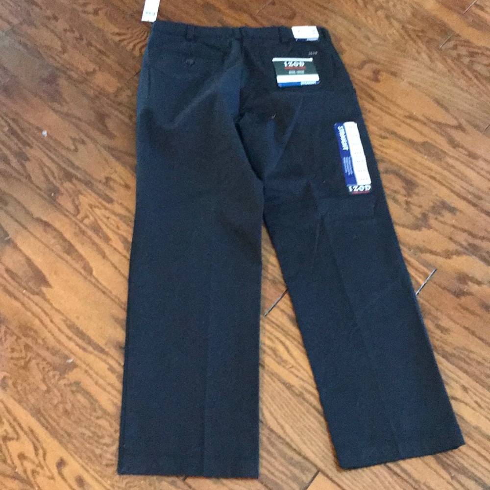NWT Men’s Navy Izod Flat Front Non Iron Pant 🌟
